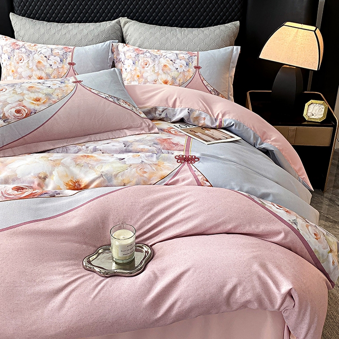 91家纺网 家纺一手货源 找家纺 大麦乐田 2025新款珍珠棉大版印花四件套 花涧-粉