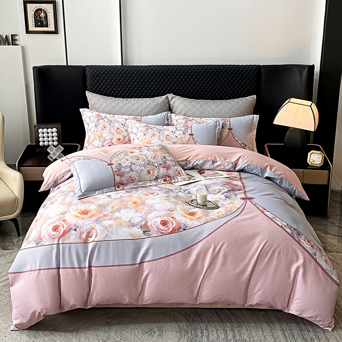 91家纺网 家纺一手货源 找家纺 大麦乐田 2025新款珍珠棉大版印花四件套 花涧-粉