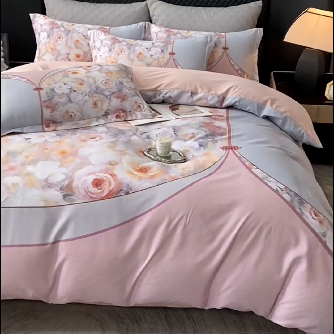 91家纺网 家纺一手货源 找家纺 大麦乐田 2025新款珍珠棉大版印花四件套 花涧-粉