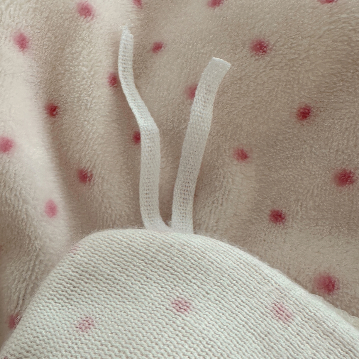 91家纺网 家纺一手货源 找家纺 轻奢坊 2025新款牛奶绒毛球款卡通贴布绣四件套-可爱兔 猫咪and狗狗