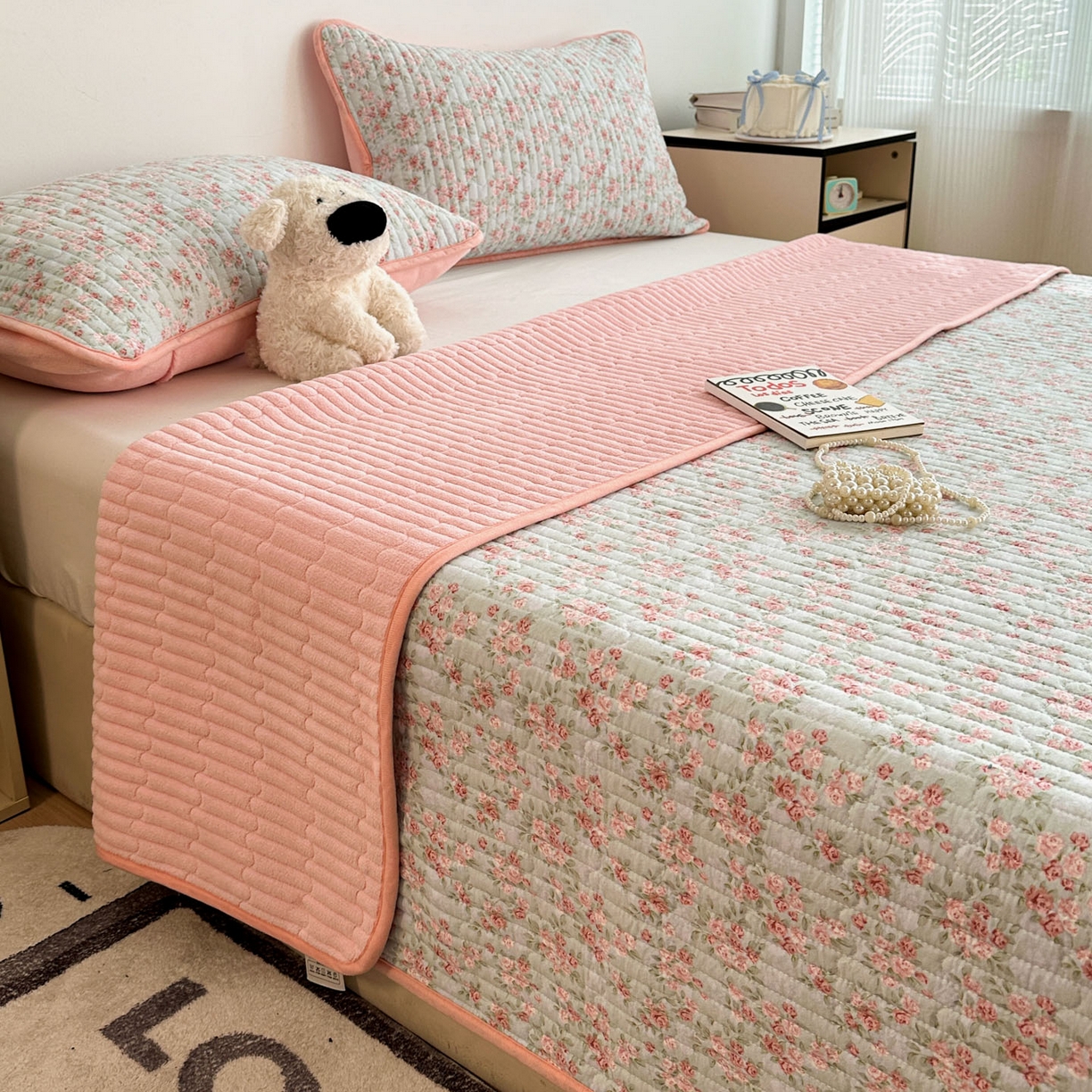 91家纺网 家纺一手货源 找家纺 金梦拉家纺 2025新款A类加厚棉绒牛奶绒床盖系列三件套 繁花