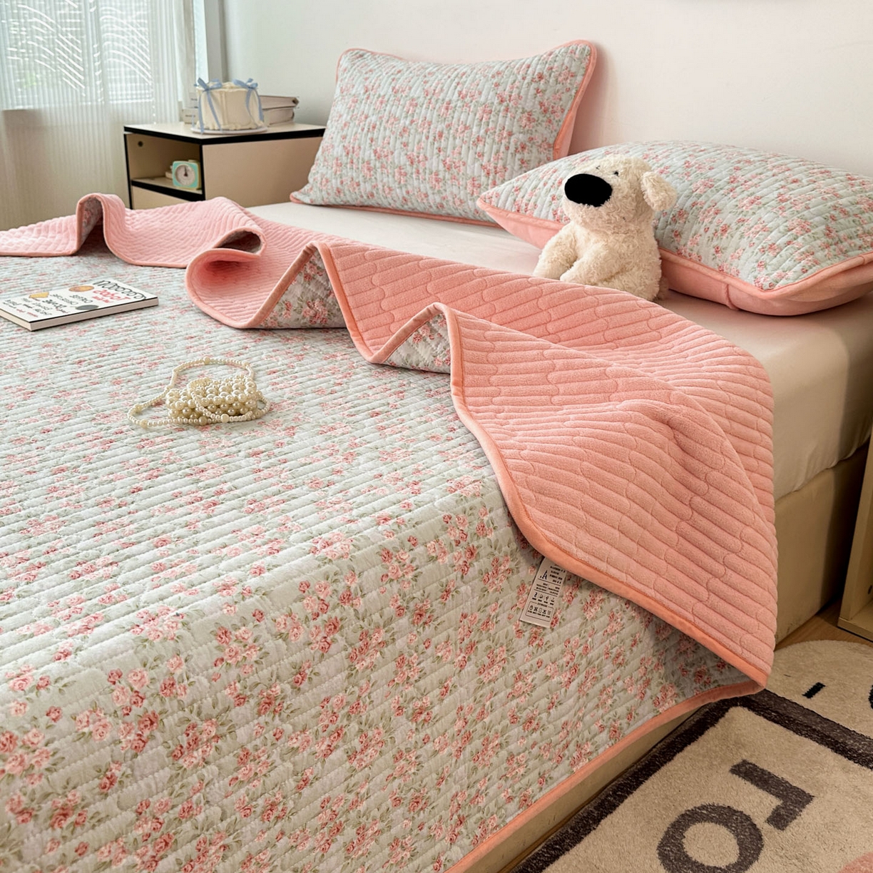 91家纺网 家纺一手货源 找家纺 金梦拉家纺 2025新款A类加厚棉绒牛奶绒床盖系列三件套 繁花