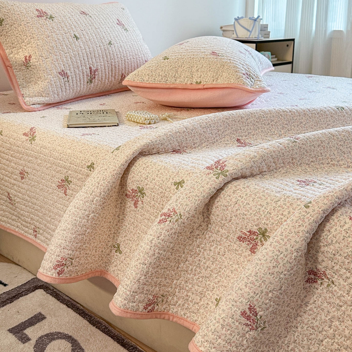 91家纺网 家纺一手货源 找家纺 金梦拉家纺 2025新款A类加厚棉绒牛奶绒床盖系列三件套 花枝香