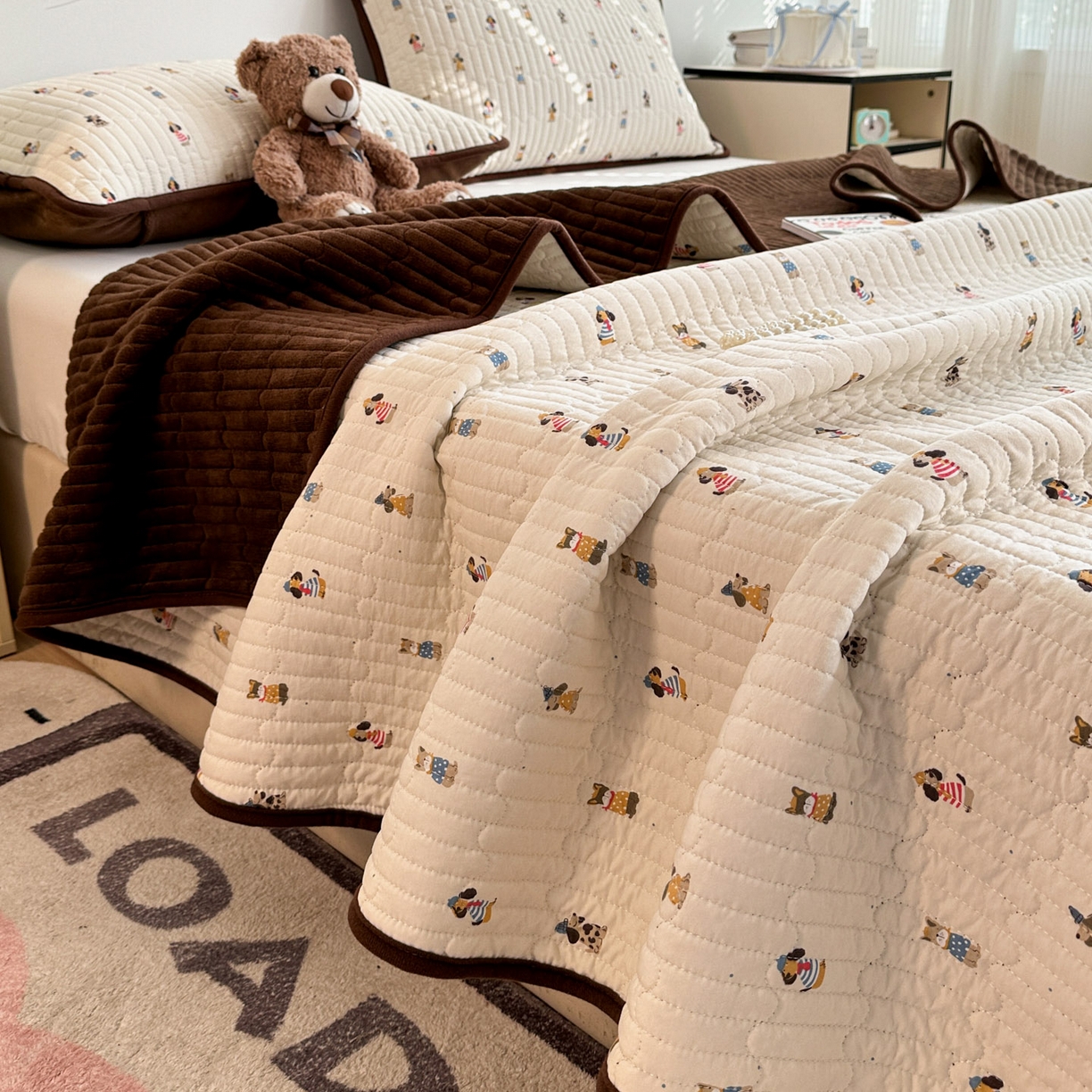 91家纺网 家纺一手货源 找家纺 金梦拉家纺 2025新款A类加厚棉绒牛奶绒床盖系列三件套 萌趣