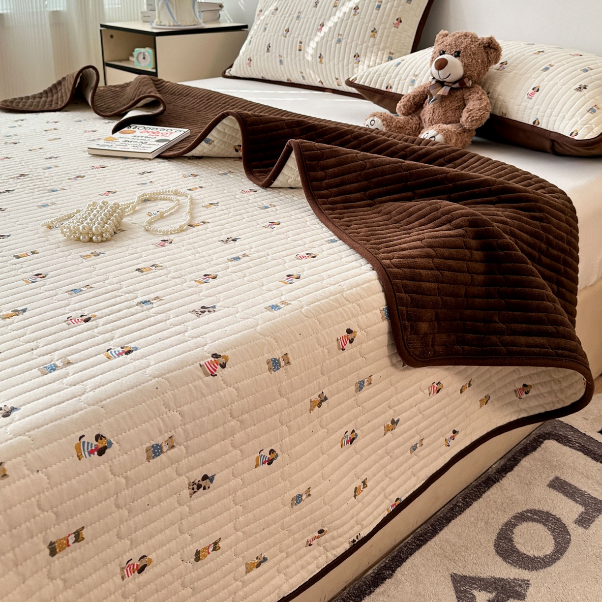 91家纺网 家纺一手货源 找家纺 金梦拉家纺 2025新款A类加厚棉绒牛奶绒床盖系列三件套 萌趣