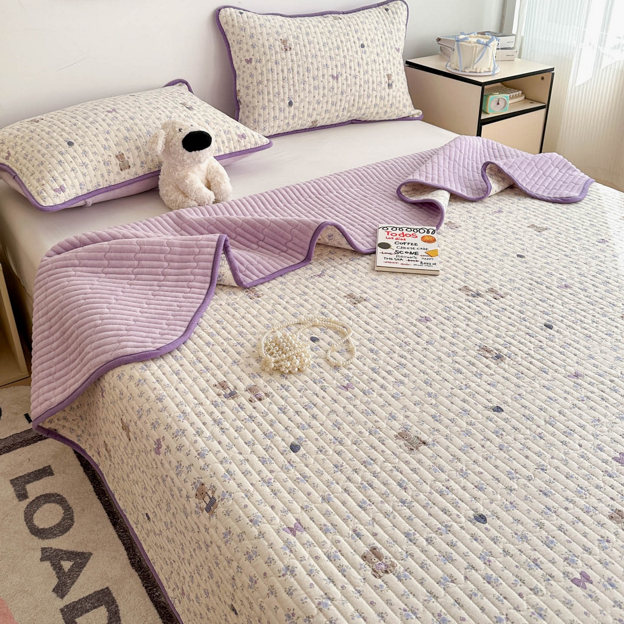 91家纺网 家纺一手货源 找家纺 金梦拉家纺 2025新款A类加厚棉绒牛奶绒床盖系列三件套 碎花小熊