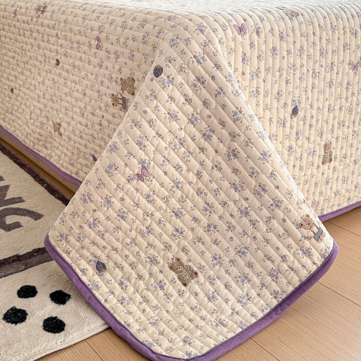 91家纺网 家纺一手货源 找家纺 金梦拉家纺 2025新款A类加厚棉绒牛奶绒床盖系列三件套 碎花小熊