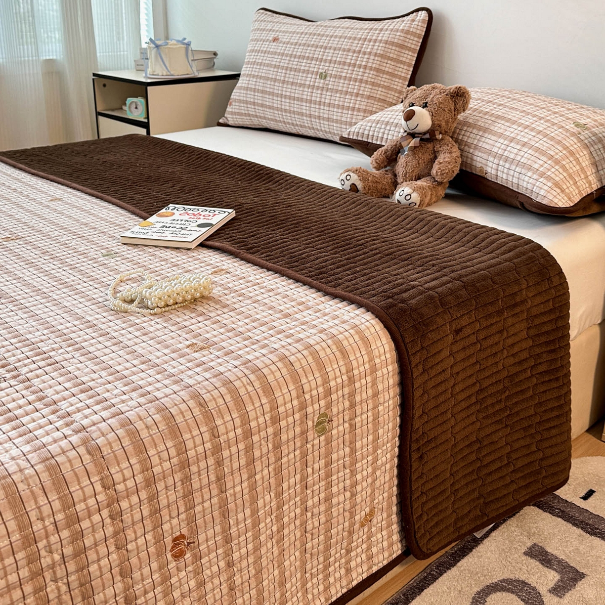 91家纺网 家纺一手货源 找家纺 金梦拉家纺 2025新款A类加厚棉绒牛奶绒床盖系列三件套 小南瓜