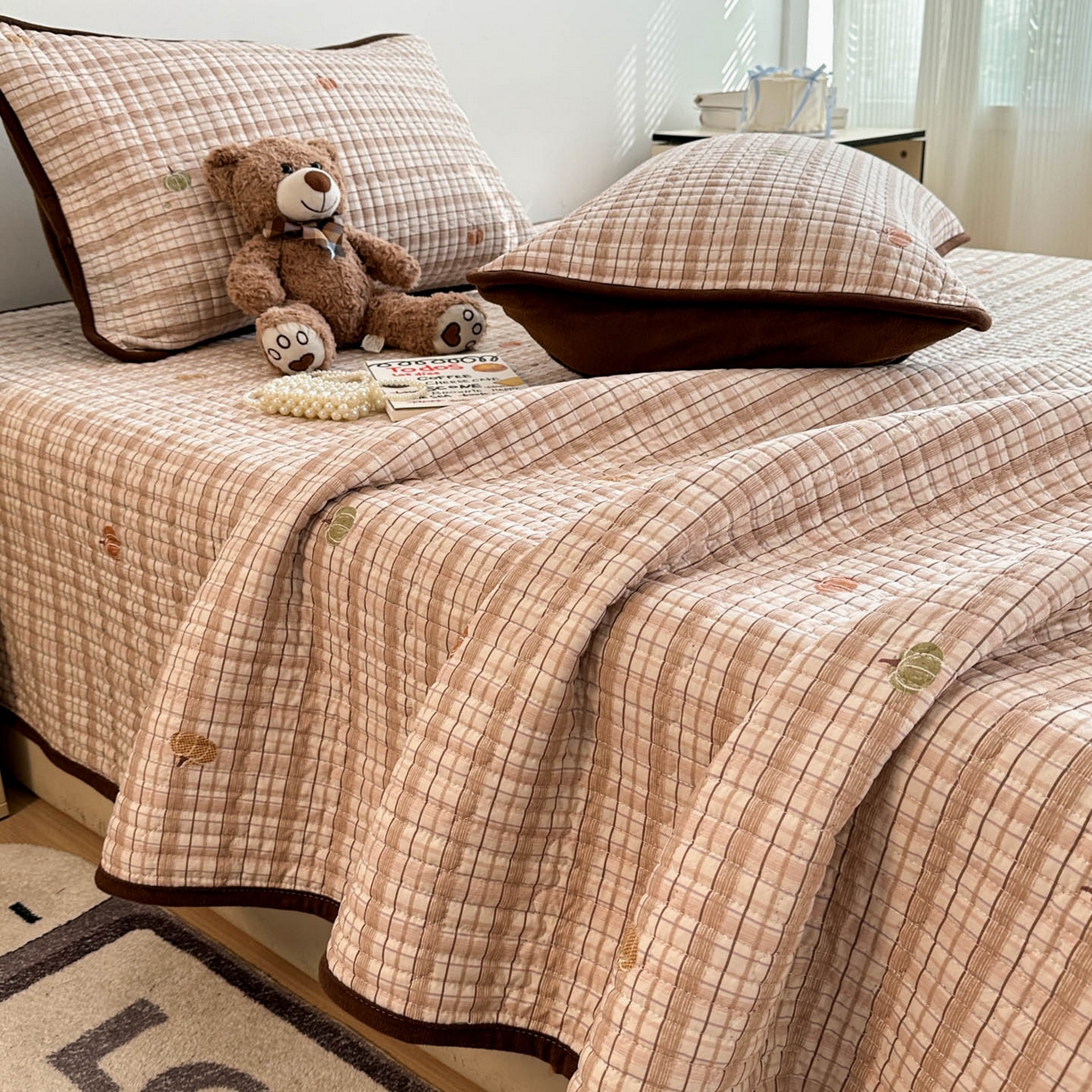 91家纺网 家纺一手货源 找家纺 金梦拉家纺 2025新款A类加厚棉绒牛奶绒床盖系列三件套 小南瓜