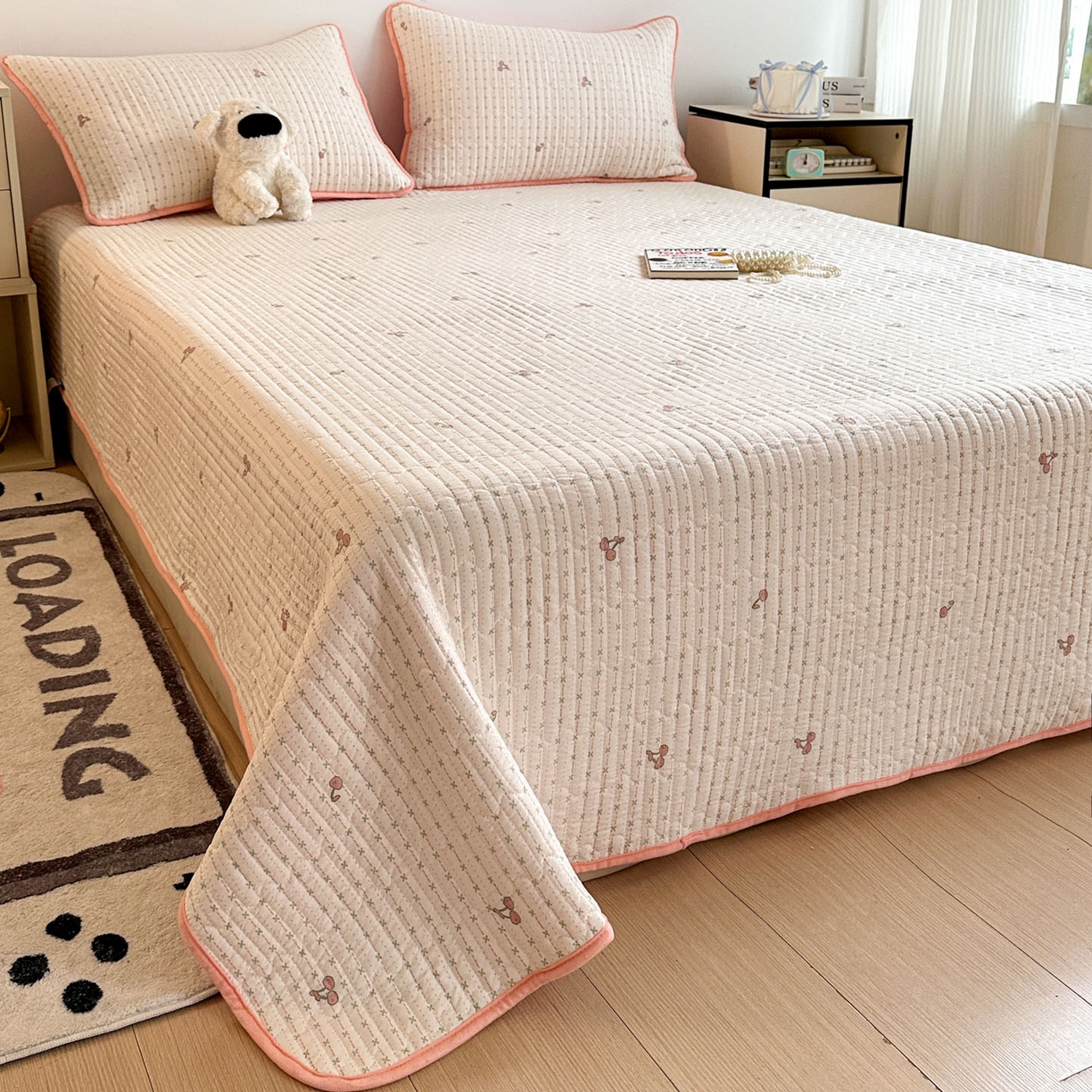 91家纺网 家纺一手货源 找家纺 金梦拉家纺 2025新款A类加厚棉绒牛奶绒床盖系列三件套 小樱桃