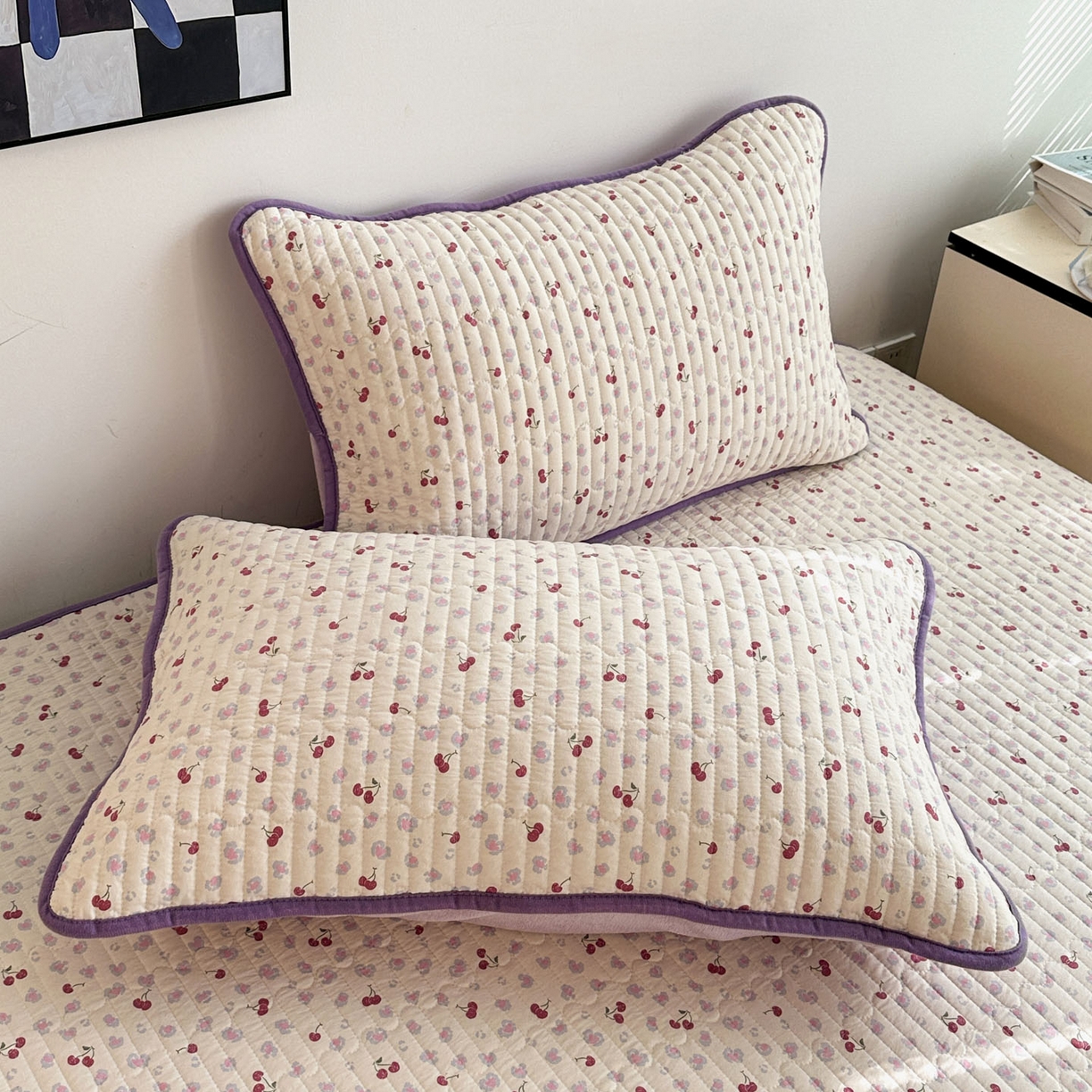 91家纺网 家纺一手货源 找家纺 金梦拉家纺 2025新款A类加厚棉绒牛奶绒床盖系列三件套 紫色樱桃