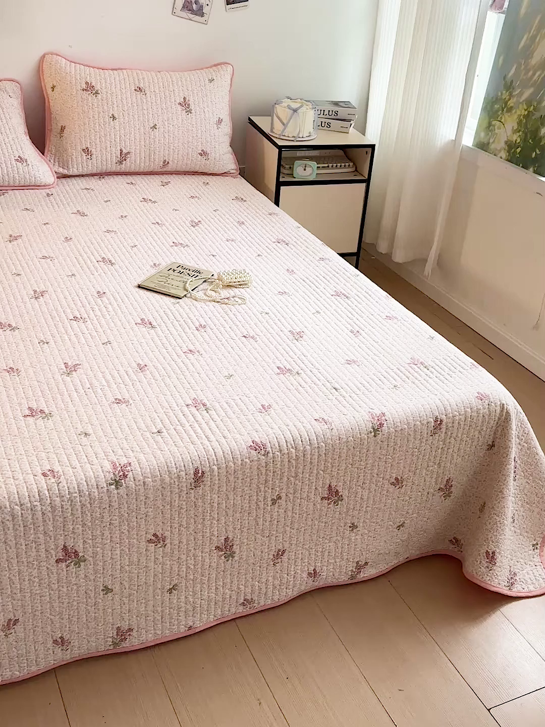 91家纺网 家纺一手货源 找家纺 金梦拉家纺 2025新款A类加厚棉绒牛奶绒床盖系列三件套 花枝香