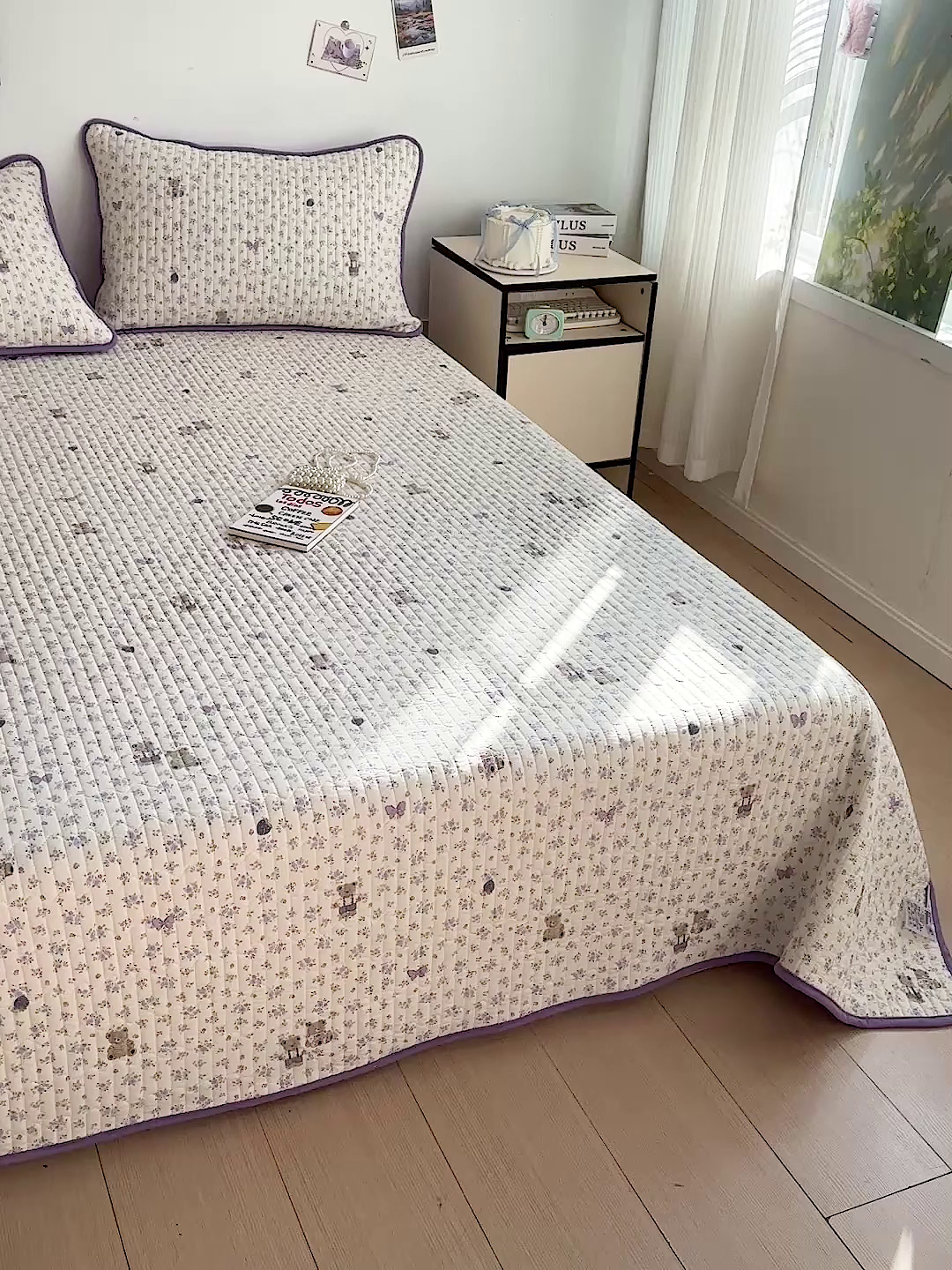 91家纺网 家纺一手货源 找家纺 金梦拉家纺 2025新款A类加厚棉绒牛奶绒床盖系列三件套 碎花小熊