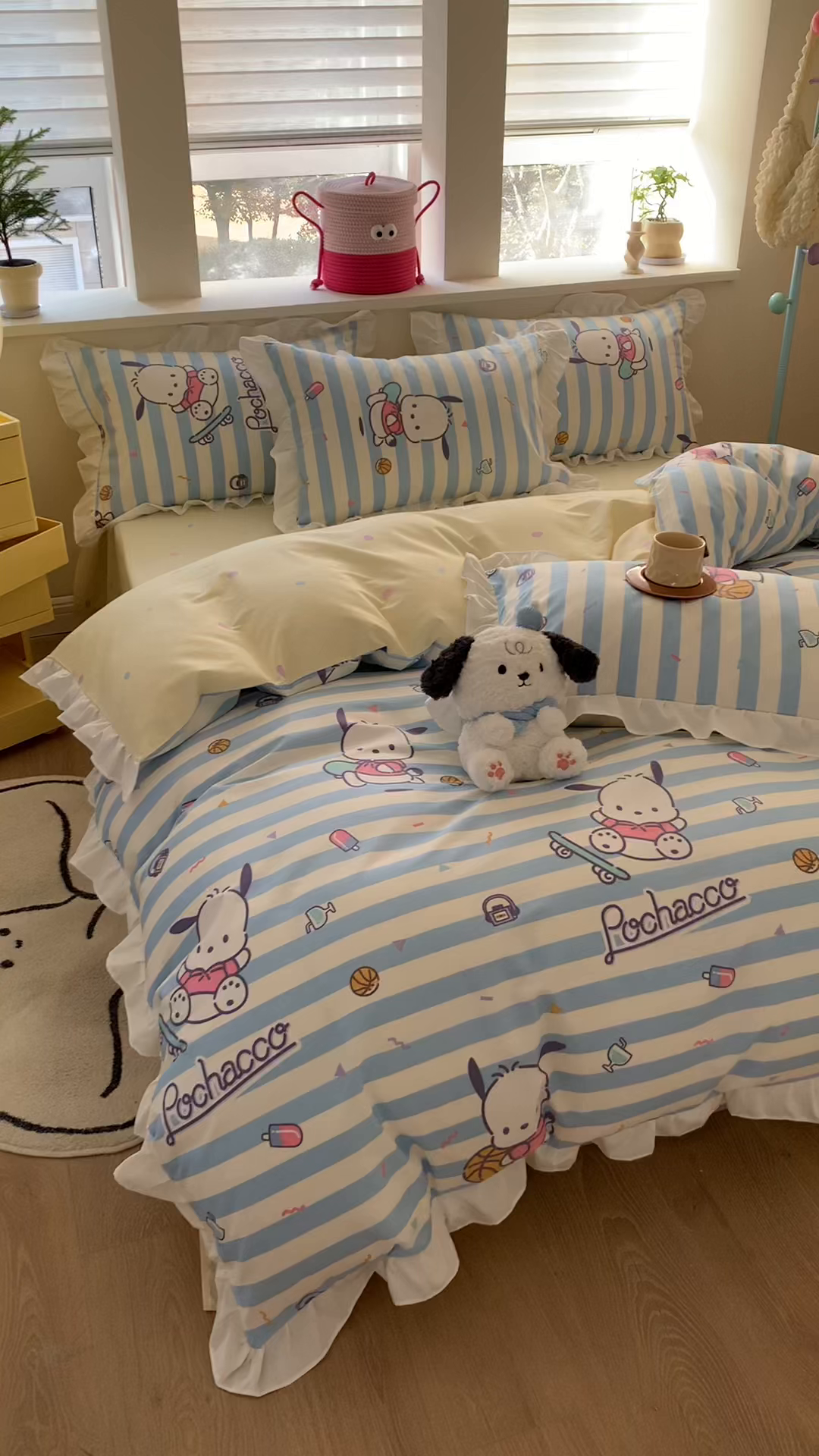 91家纺网 家纺一手货源 找家纺 玉元坊 2025新款全棉纯棉帕恰狗和布丁狗白花边款四件套 条纹帕恰狗【花边款式】