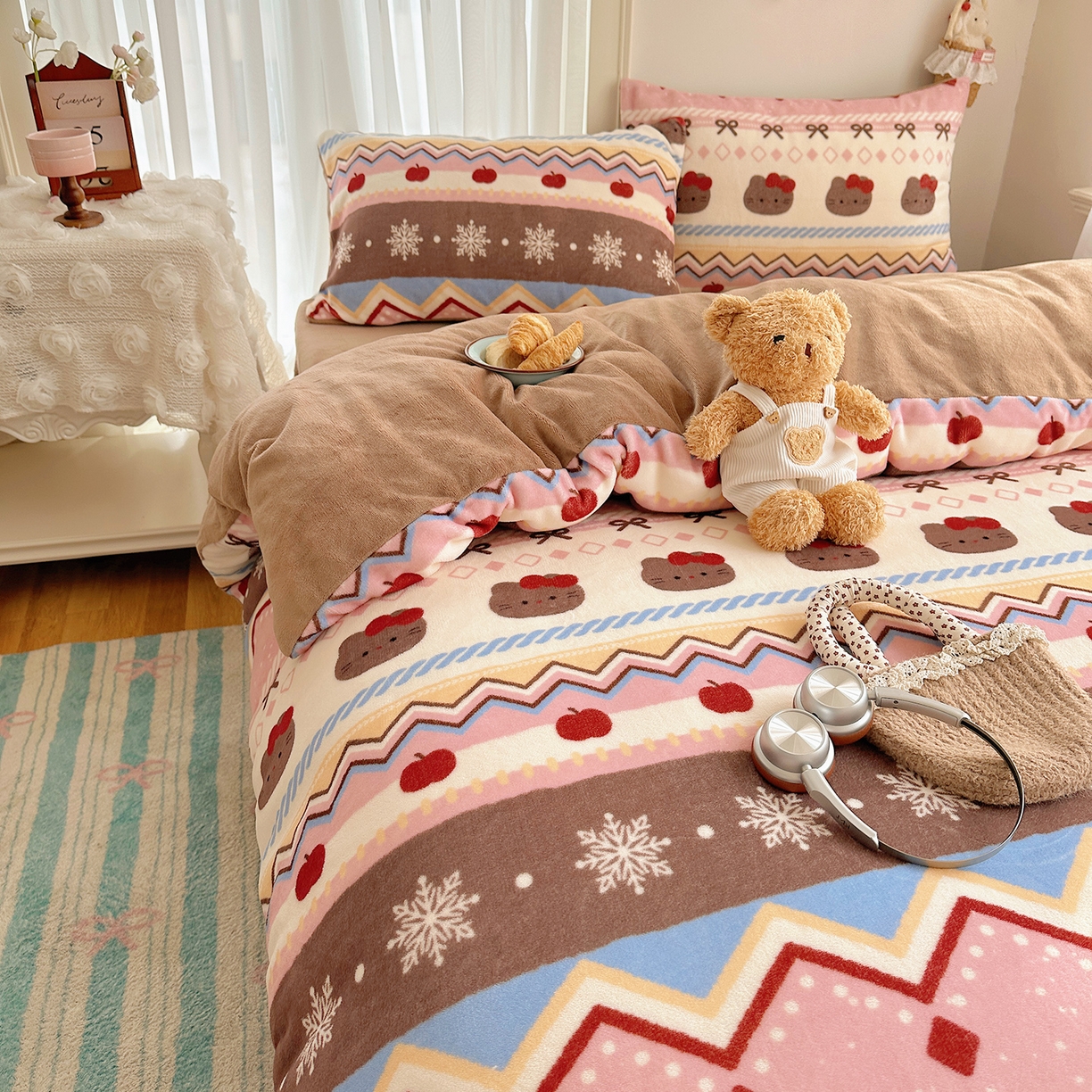 91家纺网 家纺一手货源 找家纺 （总）桃子家居 2025新款A类ins圣诞新年费尔岛秋冬限定款加厚牛奶绒系列四件套