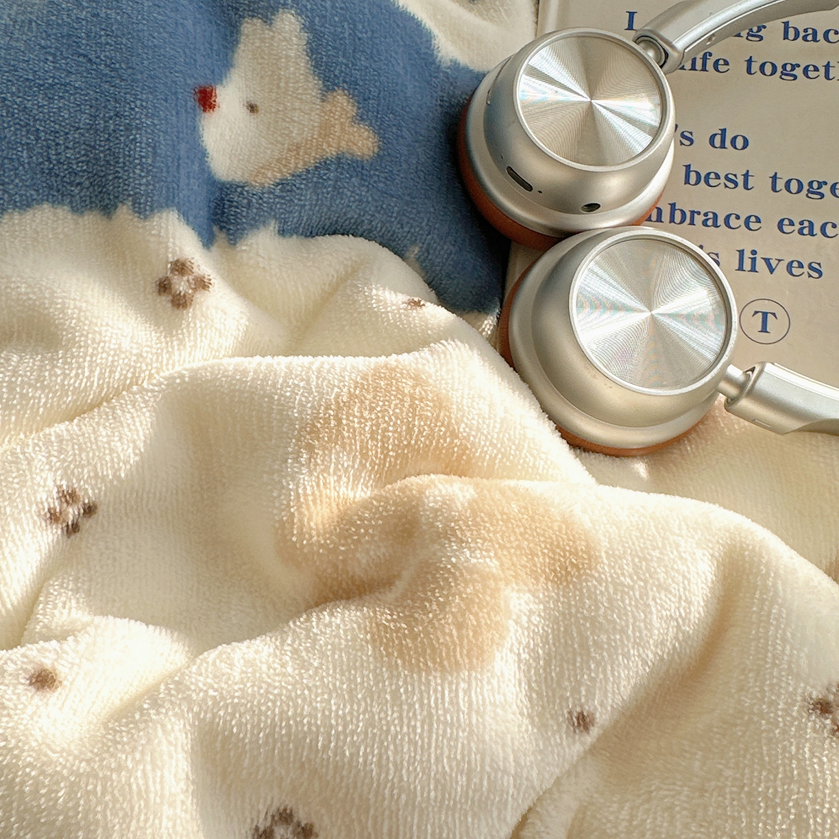 91家纺网 家纺一手货源 找家纺 桃子家居 2025新款A类ins圣诞新年费尔岛秋冬限定款加厚牛奶绒系列四件套 绒-费尔岛小狗