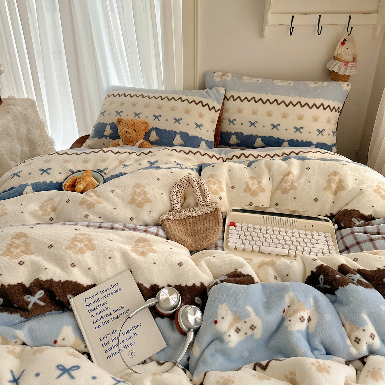 91家纺网 家纺一手货源 找家纺 桃子家居 2025新款A类ins圣诞新年费尔岛秋冬限定款加厚牛奶绒系列四件套 绒-费尔岛小狗