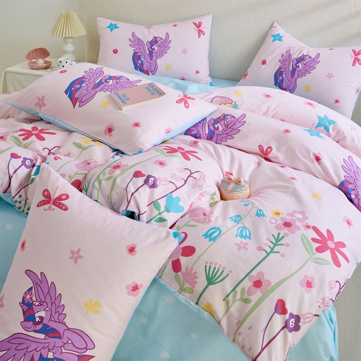 91家纺网 家纺一手货源 找家纺 百利卡通（原迪士尼家纺） 2025新款小马宝莉全棉纯棉数码印花圆网四件套 春天紫悦