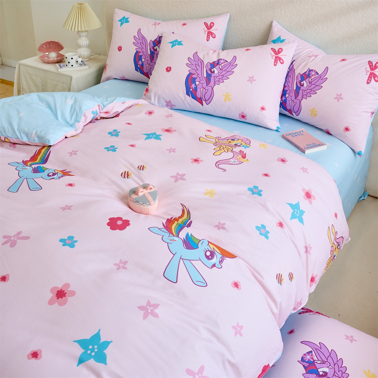 91家纺网 家纺一手货源 找家纺 百利卡通（原迪士尼家纺） 2025新款小马宝莉全棉纯棉数码印花圆网四件套 春天紫悦