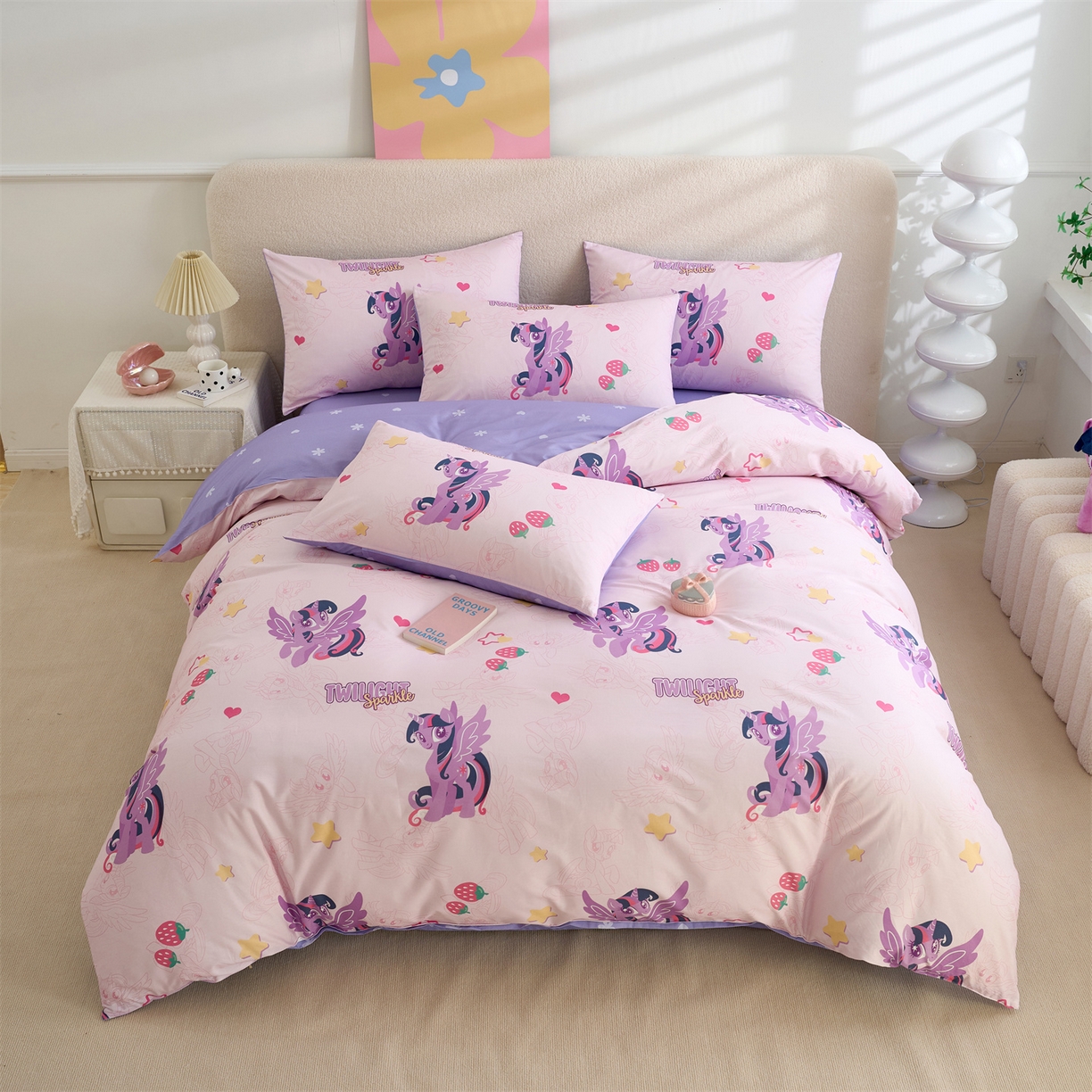 91家纺网 家纺一手货源 找家纺 百利卡通（原迪士尼家纺） 2025新款小马宝莉全棉纯棉数码印花圆网四件套 草莓紫悦