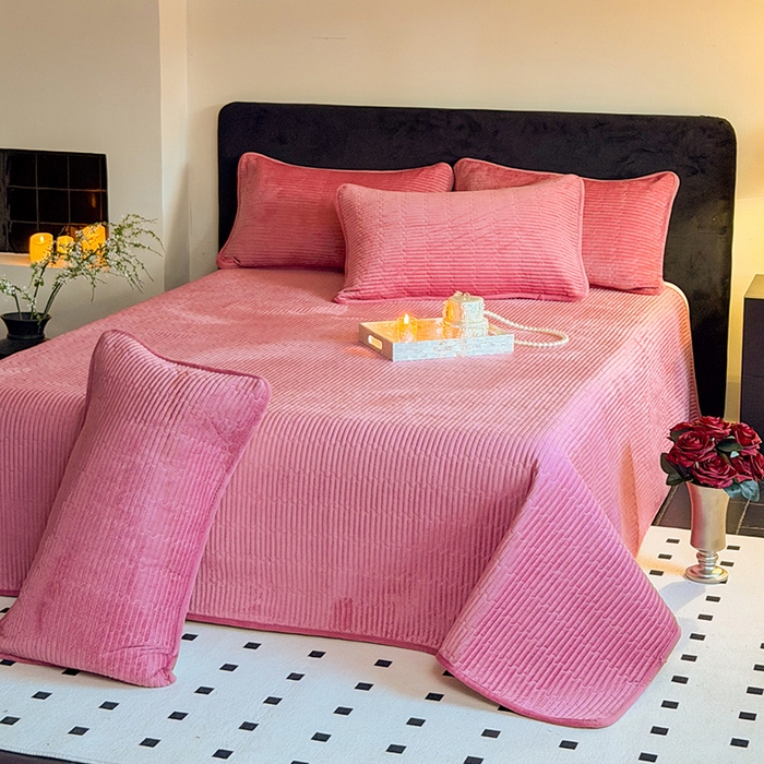 91家纺网 家纺一手货源 找家纺 （总）鑫喜莱家纺 2025新款宝宝绒纯色床盖单件床褥垫软床垫床盖三件套