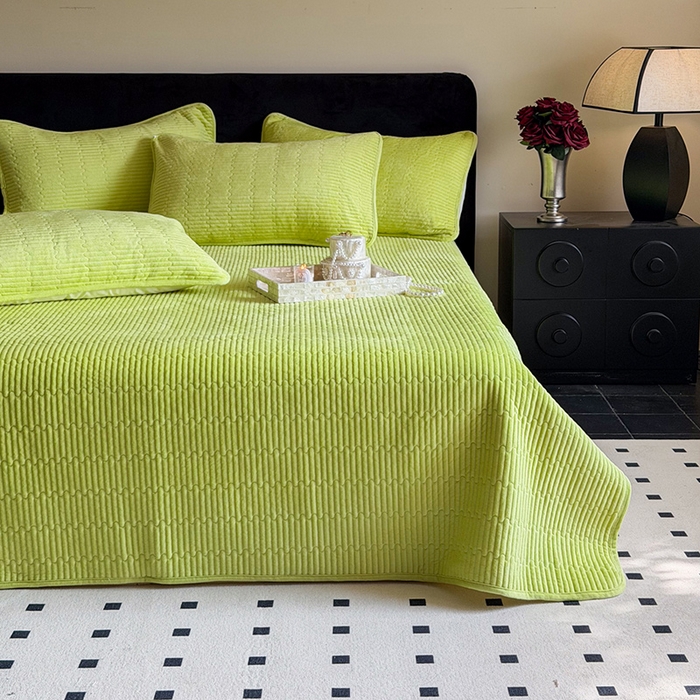 91家纺网 家纺一手货源 找家纺 （总）鑫喜莱家纺 2025新款宝宝绒纯色床盖单件床褥垫软床垫床盖三件套