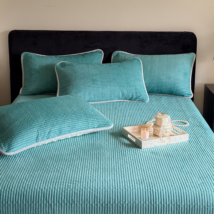 91家纺网 家纺一手货源 找家纺 鑫喜莱家纺 2025新款宝宝绒纯色床盖单件床褥垫软床垫床盖三件套 孔雀绿