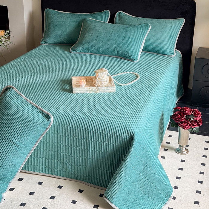 91家纺网 家纺一手货源 找家纺 鑫喜莱家纺 2025新款宝宝绒纯色床盖单件床褥垫软床垫床盖三件套 孔雀绿