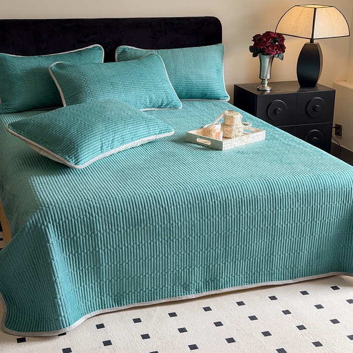 91家纺网 家纺一手货源 找家纺 鑫喜莱家纺 2025新款宝宝绒纯色床盖单件床褥垫软床垫床盖三件套 孔雀绿