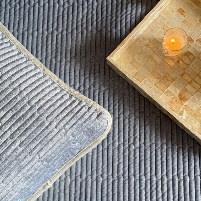 91家纺网 家纺一手货源 找家纺 鑫喜莱家纺 2025新款宝宝绒纯色床盖单件床褥垫软床垫床盖三件套 高级灰