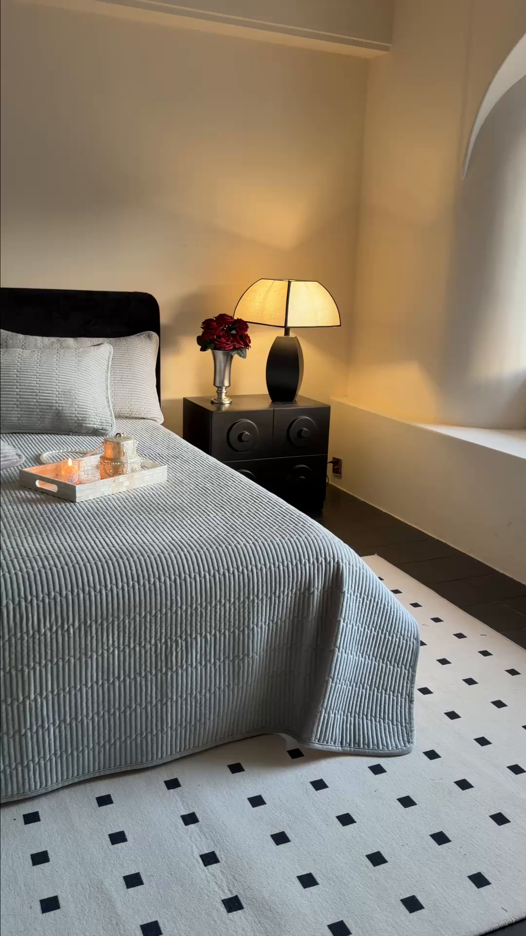 91家纺网 家纺一手货源 找家纺 鑫喜莱家纺 2025新款宝宝绒纯色床盖单件床褥垫软床垫床盖三件套 浅灰