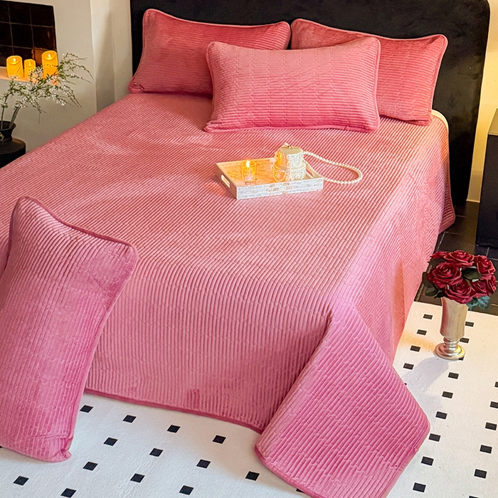 91家纺网 家纺一手货源 找家纺 （总）鑫喜莱家纺 2025新款宝宝绒纯色床盖单件床褥垫软床垫床盖三件套