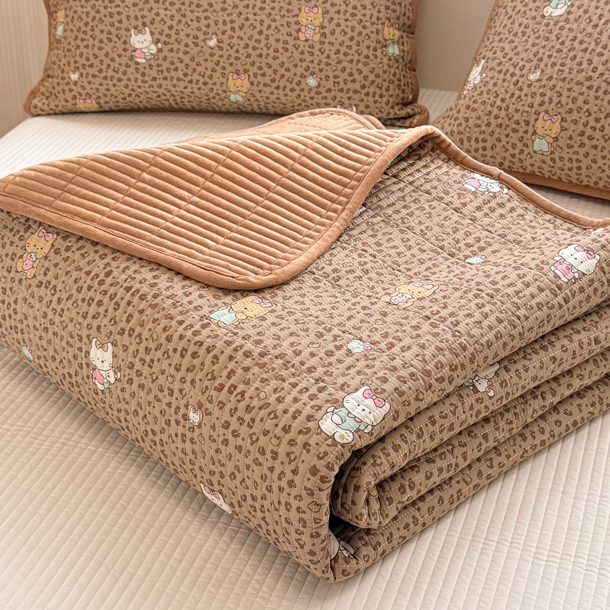 91家纺网 家纺一手货源 找家纺 （总）简宜家居（朝初家纺） 2025新款A面100%全棉B面宝宝绒棉绒包边床盖正反两用