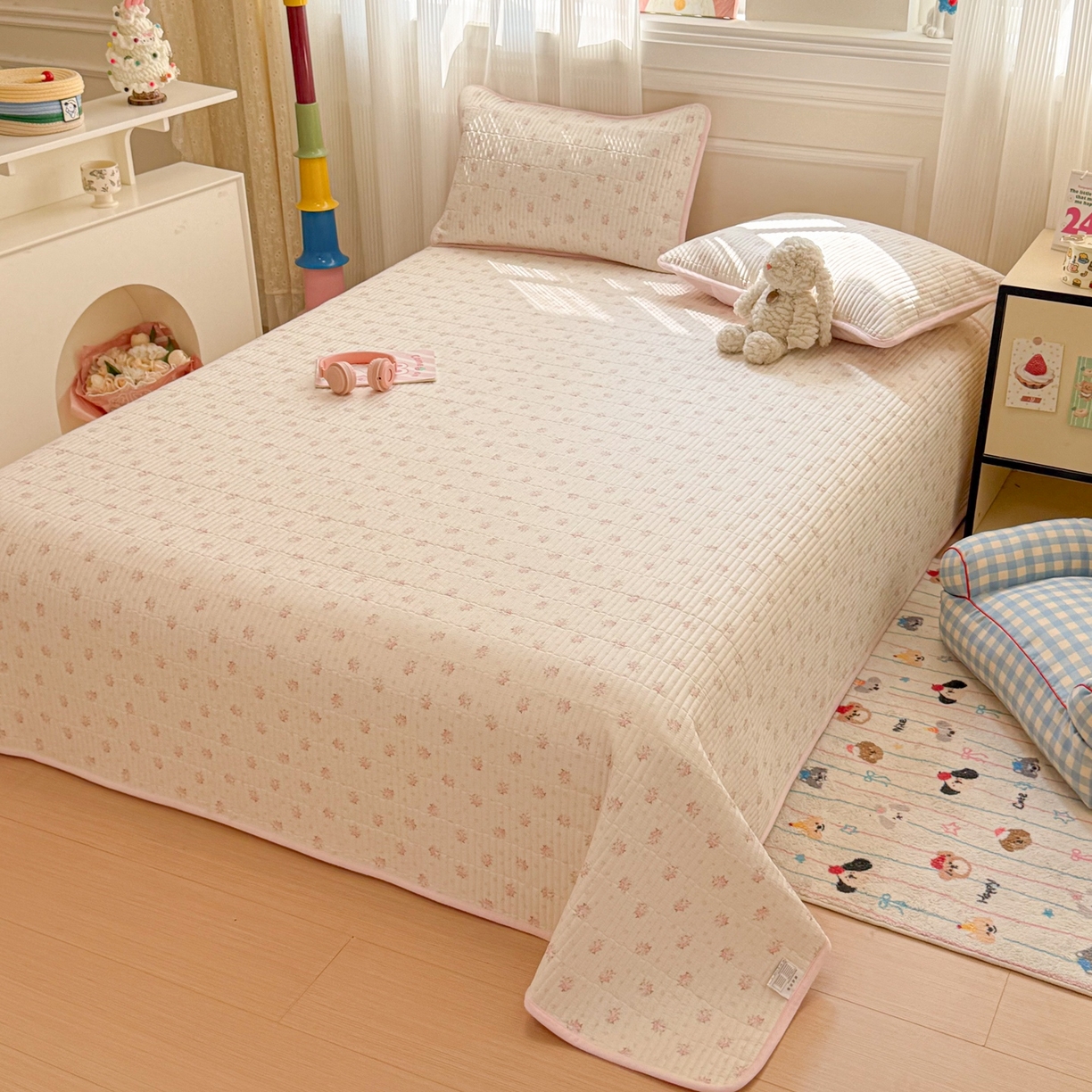 91家纺网 家纺一手货源 找家纺 简宜家居（朝初家纺） 2025新款A面100%全棉B面宝宝绒棉绒包边床盖正反两用 粉蕊花