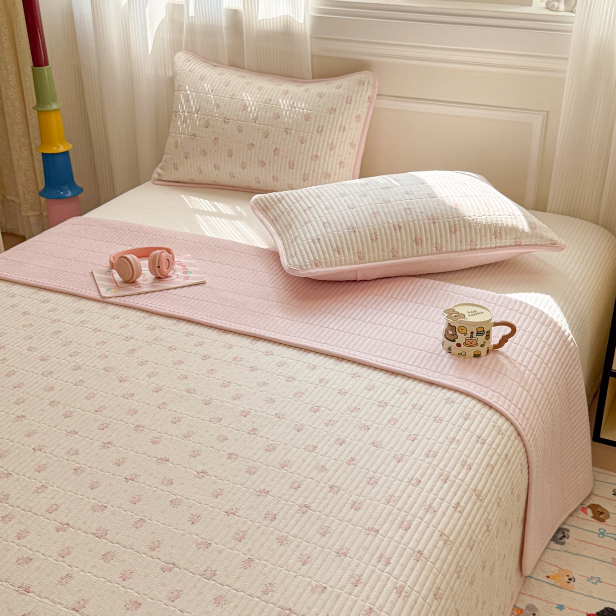 91家纺网 家纺一手货源 找家纺 简宜家居（朝初家纺） 2025新款A面100%全棉B面宝宝绒棉绒包边床盖正反两用 粉蕊花