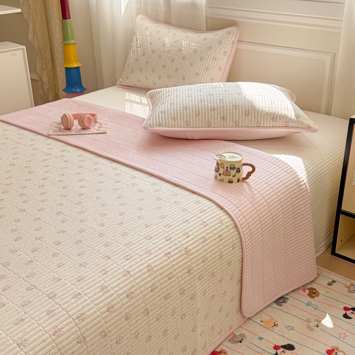 91家纺网 家纺一手货源 找家纺 简宜家居（朝初家纺） 2025新款A面100%全棉B面宝宝绒棉绒包边床盖正反两用 粉蕊花