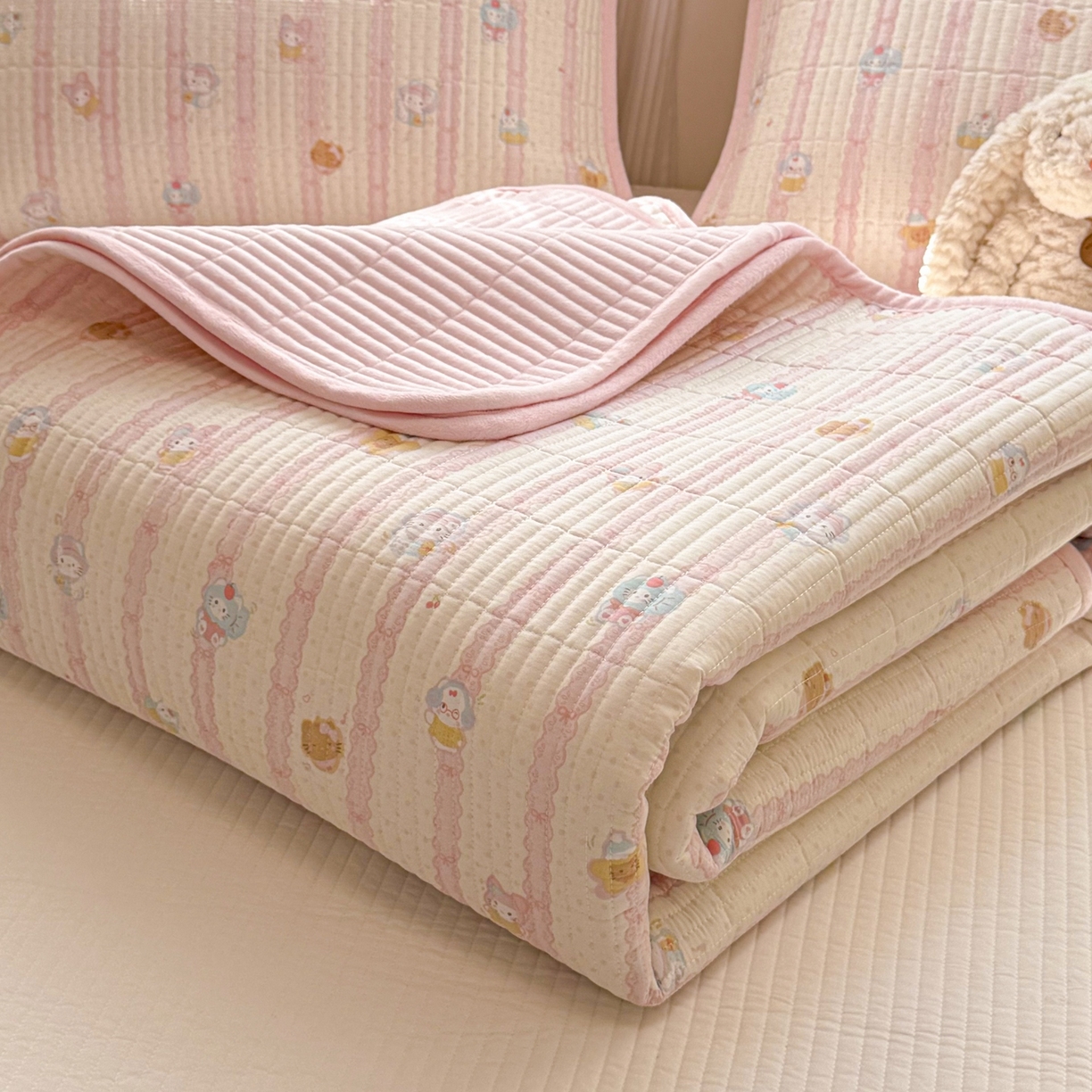 简宜家居（朝初家纺） 2025新款A面100%全棉B面宝宝绒棉绒包边床盖正反两用 粉条喵团