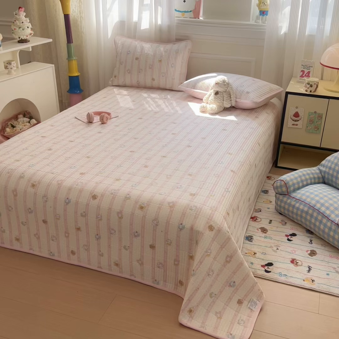 91家纺网 家纺一手货源 找家纺 简宜家居（朝初家纺） 2025新款A面100%全棉B面宝宝绒棉绒包边床盖正反两用 粉条喵团