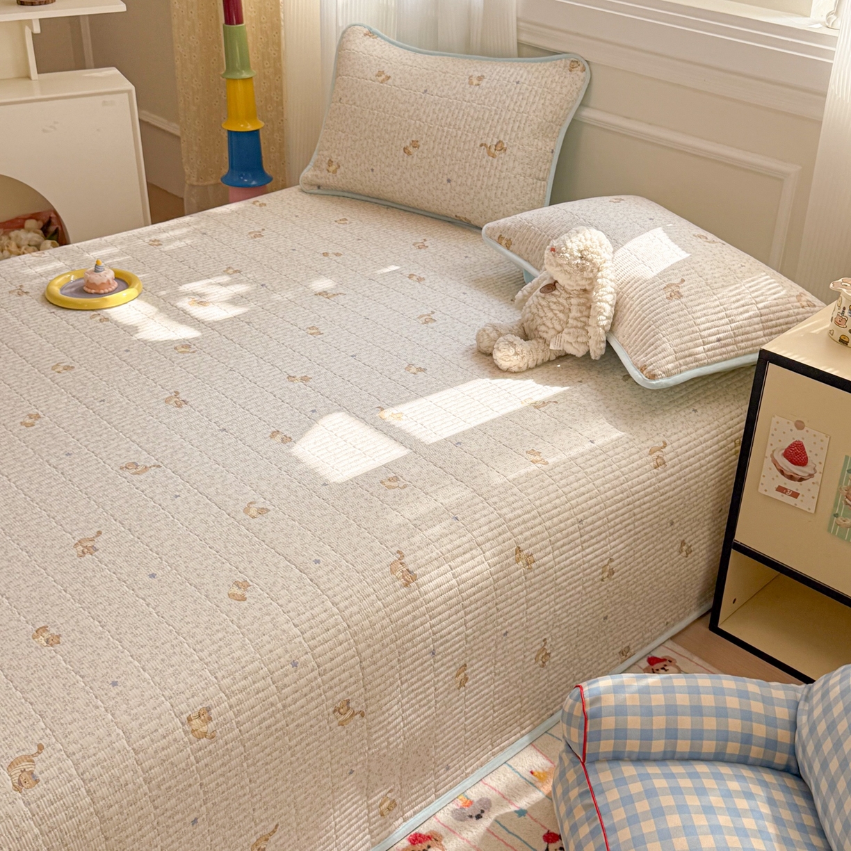 91家纺网 家纺一手货源 找家纺 简宜家居（朝初家纺） 2025新款A面100%全棉B面宝宝绒棉绒包边床盖正反两用 蓝花兔