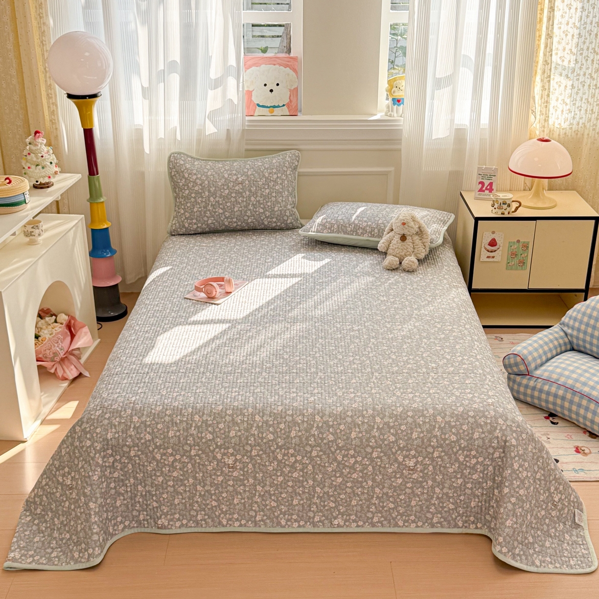 91家纺网 家纺一手货源 找家纺 简宜家居（朝初家纺） 2025新款A面100%全棉B面宝宝绒棉绒包边床盖正反两用 暮花浅影