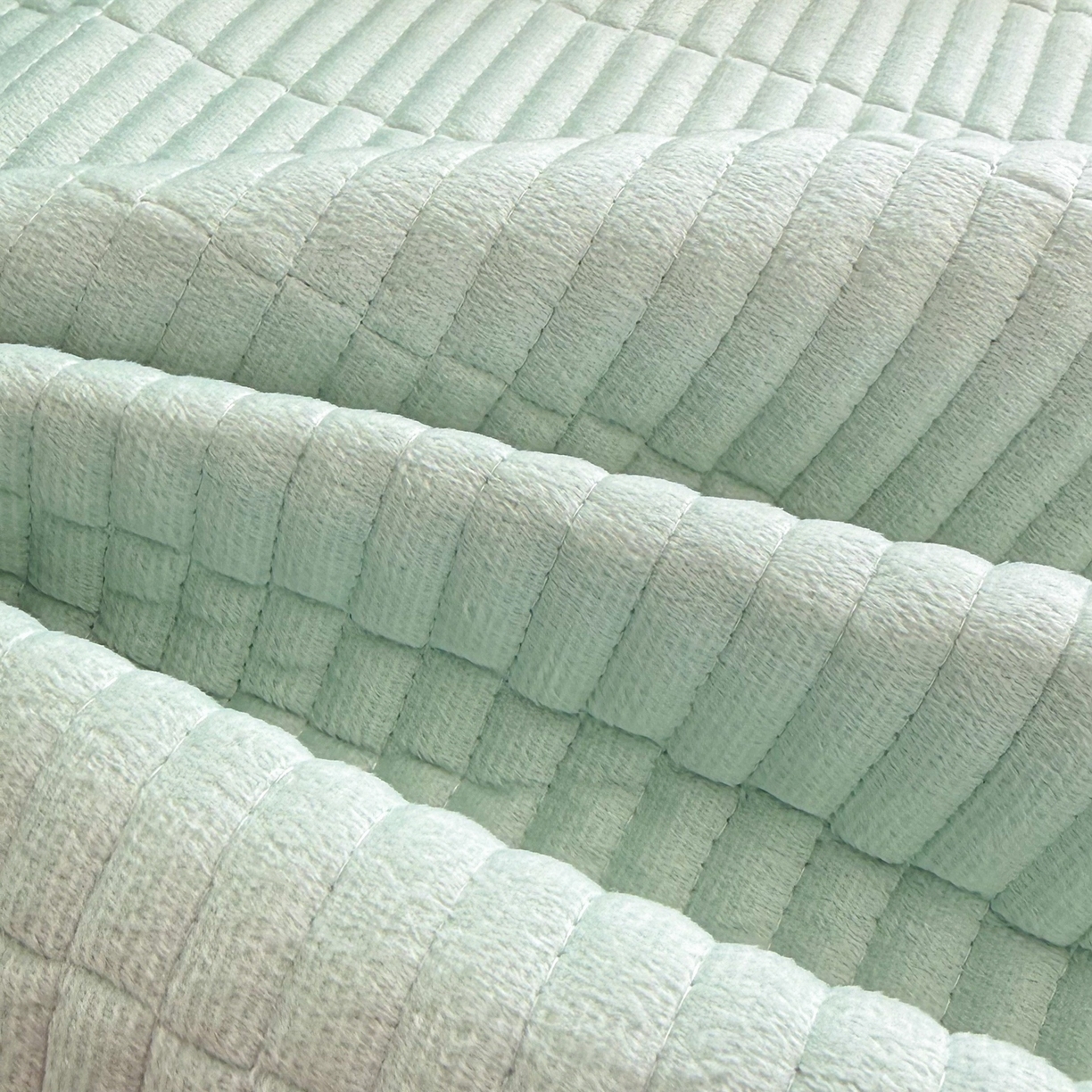 91家纺网 家纺一手货源 找家纺 简宜家居（朝初家纺） 2025新款A面100%全棉B面宝宝绒棉绒包边床盖正反两用 青芜兔踪