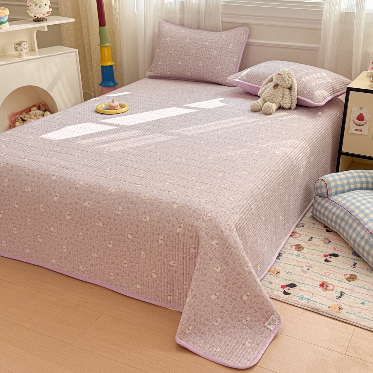 91家纺网 家纺一手货源 找家纺 简宜家居（朝初家纺） 2025新款A面100%全棉B面宝宝绒棉绒包边床盖正反两用 紫绒花兔