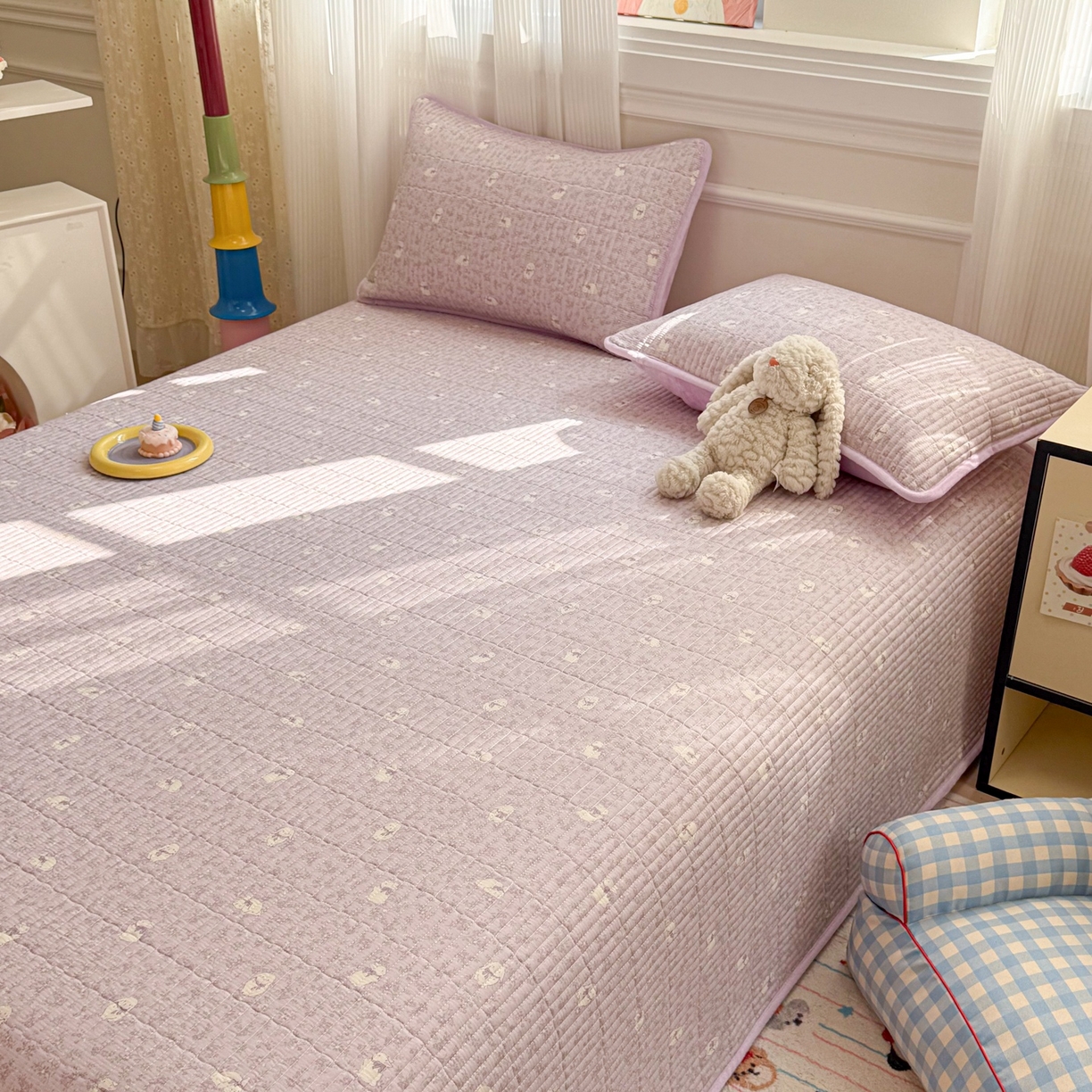 91家纺网 家纺一手货源 找家纺 简宜家居（朝初家纺） 2025新款A面100%全棉B面宝宝绒棉绒包边床盖正反两用 紫绒花兔