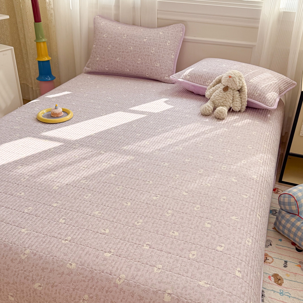 91家纺网 家纺一手货源 找家纺 简宜家居（朝初家纺） 2025新款A面100%全棉B面宝宝绒棉绒包边床盖正反两用 紫绒花兔