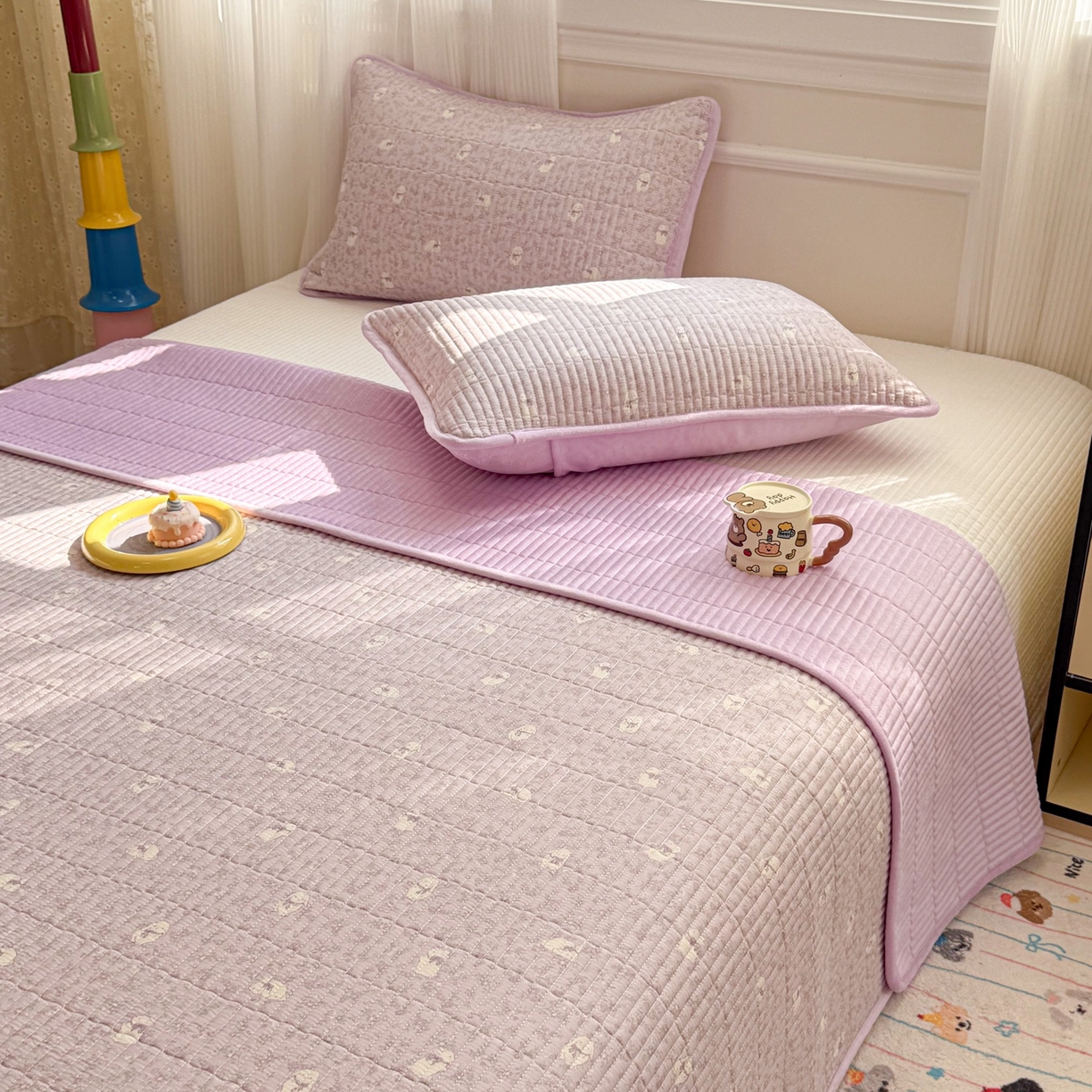 91家纺网 家纺一手货源 找家纺 简宜家居（朝初家纺） 2025新款A面100%全棉B面宝宝绒棉绒包边床盖正反两用 紫绒花兔