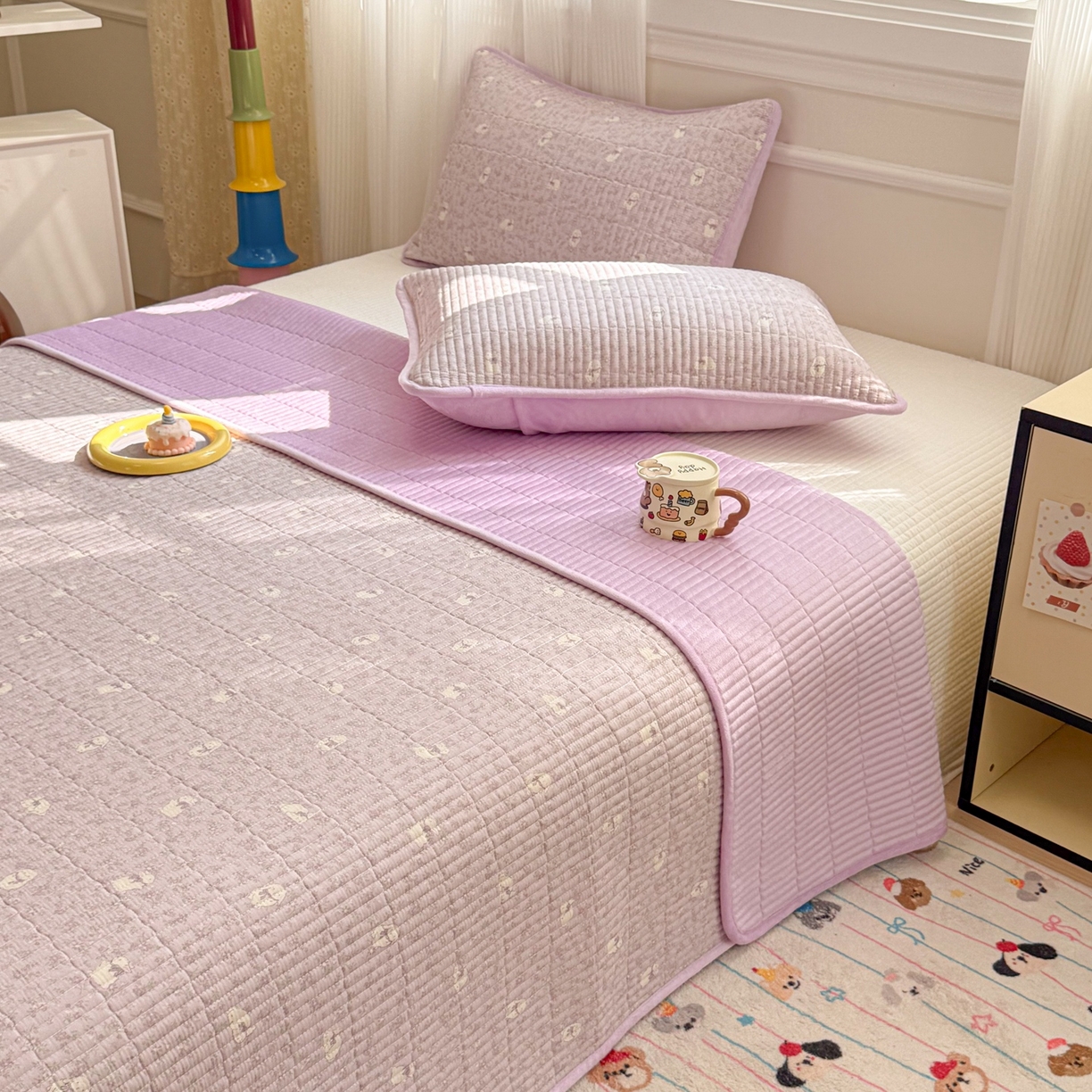 91家纺网 家纺一手货源 找家纺 简宜家居（朝初家纺） 2025新款A面100%全棉B面宝宝绒棉绒包边床盖正反两用 紫绒花兔