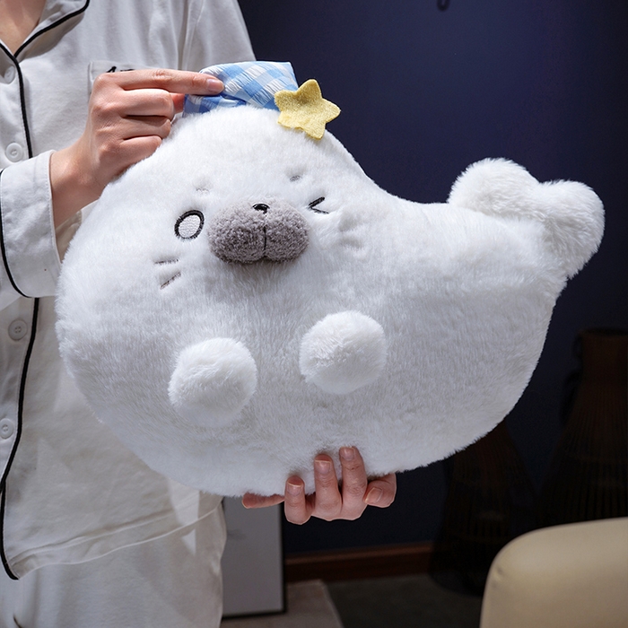 91家纺网 家纺一手货源 找家纺 仟亿莱 2025新款萌萌海豹三用抱枕毯 组合图仅供展示不可下单