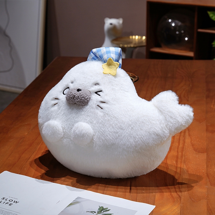 91家纺网 家纺一手货源 找家纺 仟亿莱 2025新款萌萌海豹三用抱枕毯 三用眨眼海豹