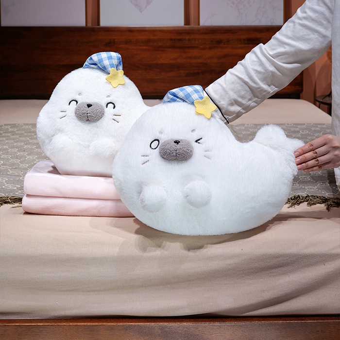 91家纺网 家纺一手货源 找家纺 （总）仟亿莱 2025新款萌萌海豹三用抱枕毯