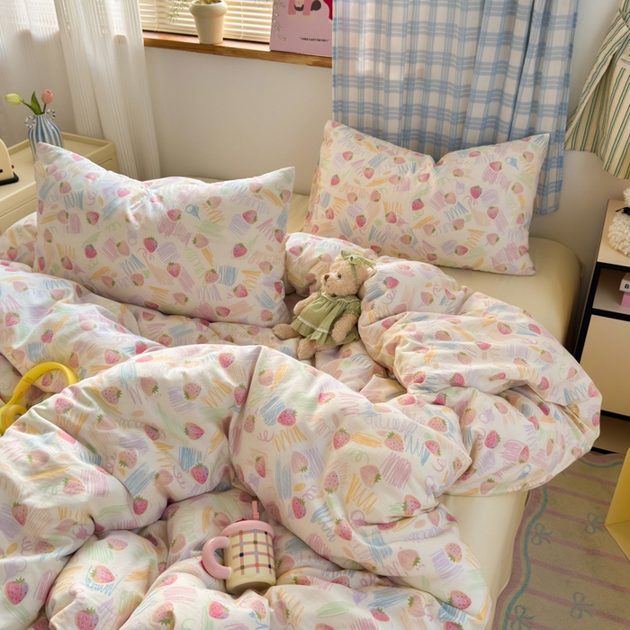 91家纺网 家纺一手货源 找家纺 曼之夏 2025新款全棉纯棉双层印花四件套 缤纷草莓